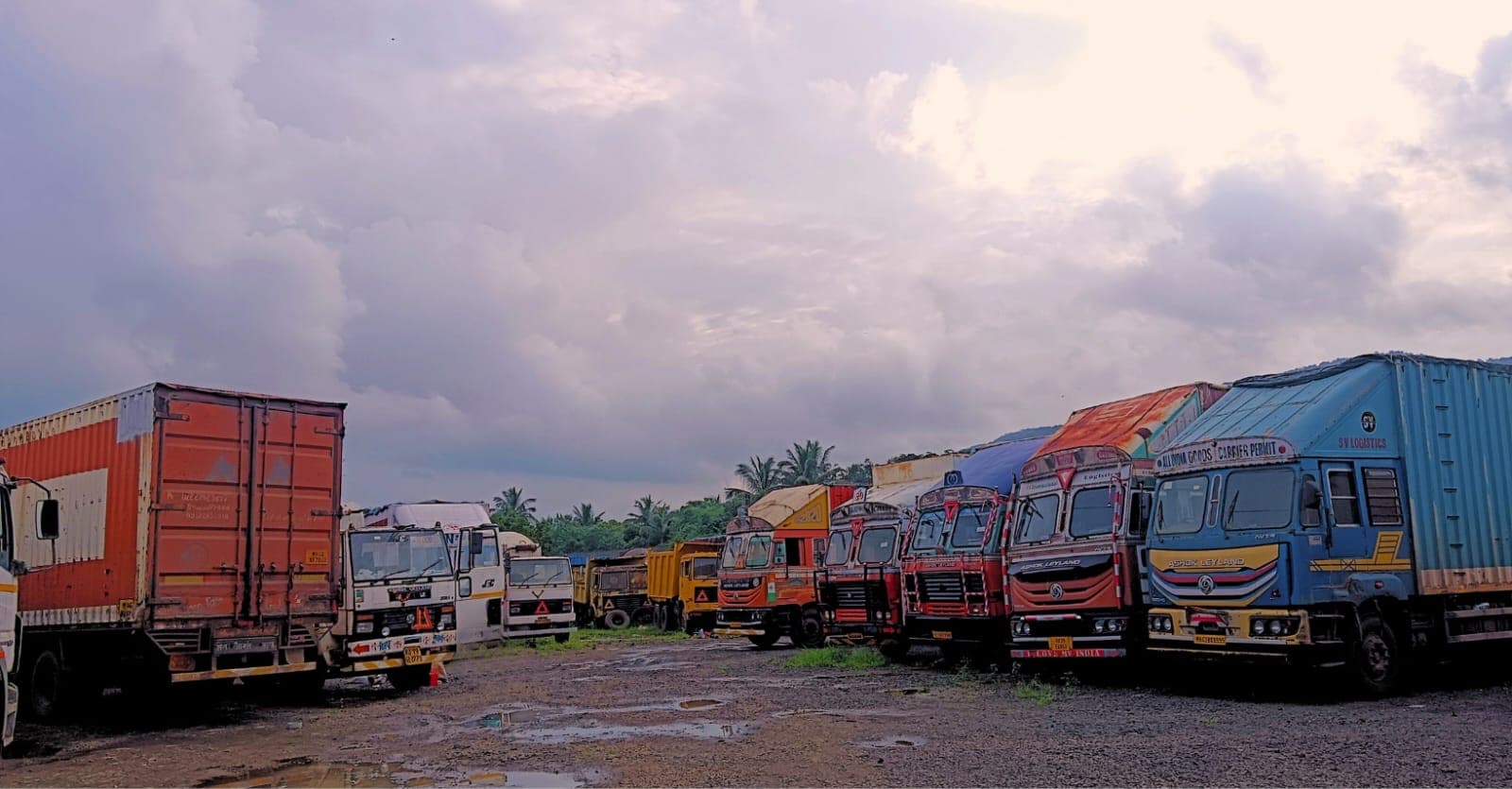 Buy & Sell Used Commercial Vehicles in India — Grow Your Business with the Right Truck